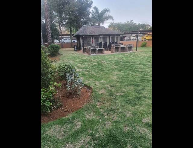 2 BEDROOM APARTMENT FOR SALE IN FLORIDA LAKE